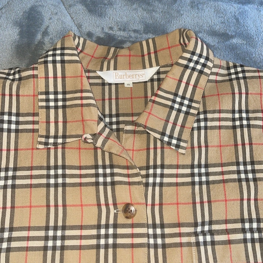 Preloved Burberry shirt with 1 pocket excellent condition size 15 22” wide - Picture 4 of 12